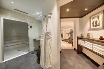 chalgrin boutique hotel