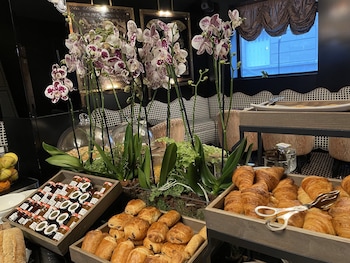 chalgrin boutique hotel