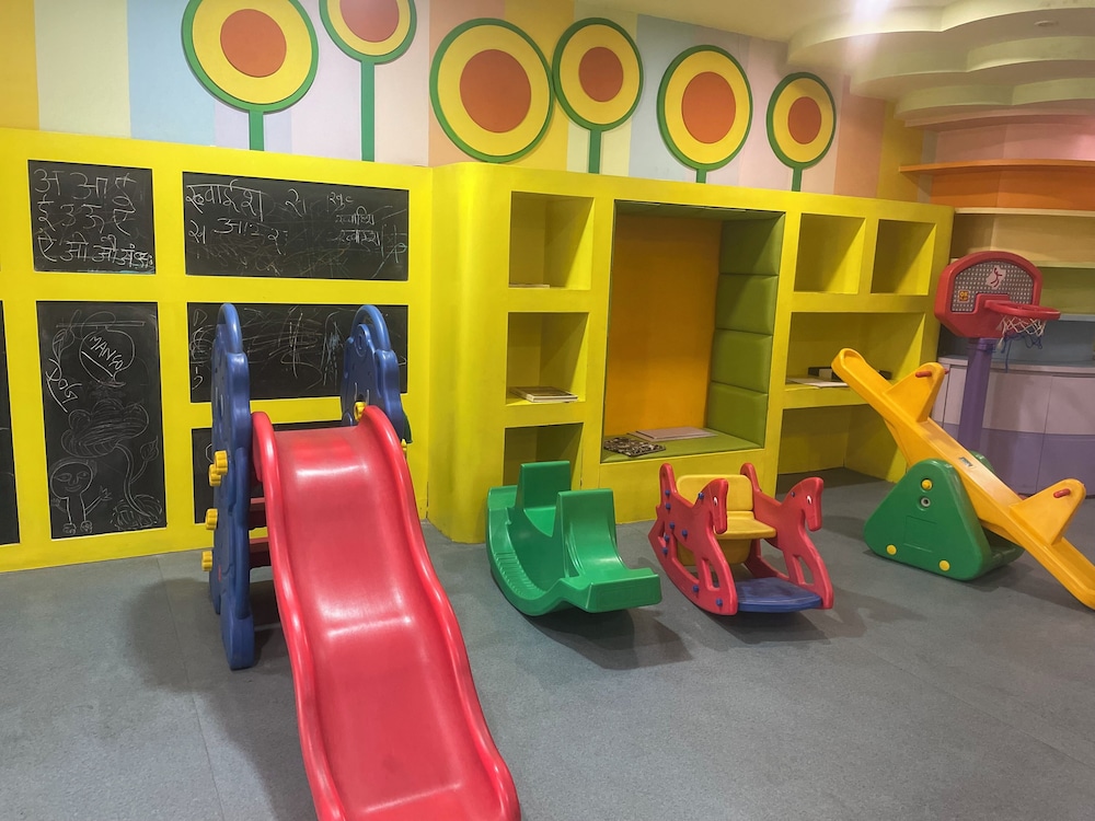 v retreat gurgaon