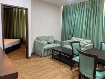 v retreat gurgaon