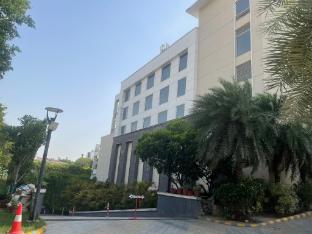 V Club Sohna Road,,4 star