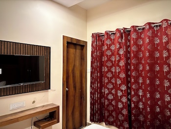 via ganga inn varanasi