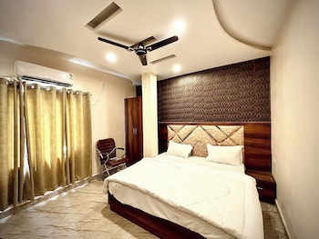 via ganga inn varanasi