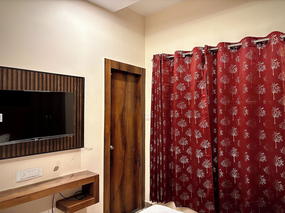 via ganga inn varanasi