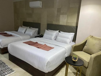 aziz egypt pyramids hotel