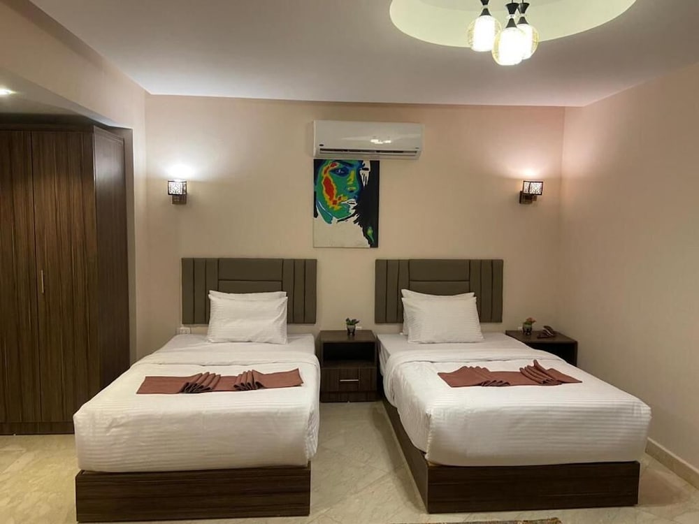 aziz egypt pyramids hotel