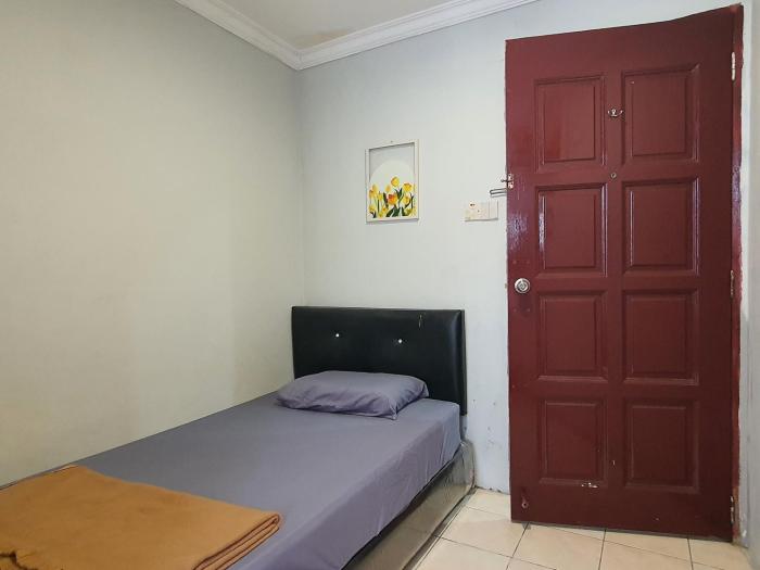 oyo 90997 hoover room