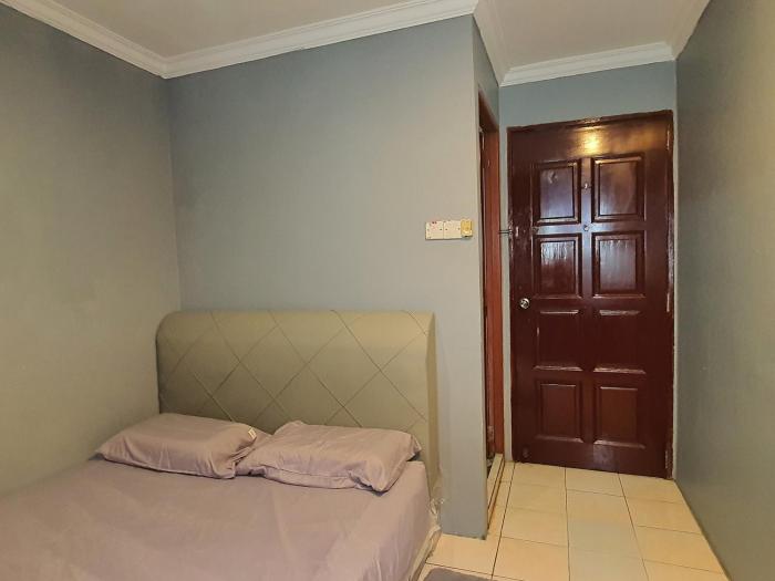 oyo 90997 hoover room