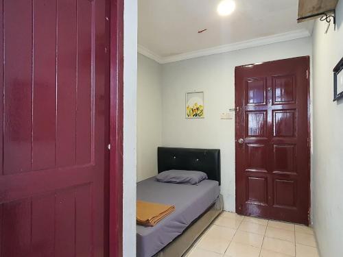 oyo 90997 hoover room