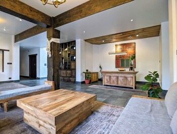 uma residence and suites