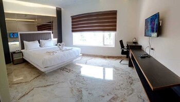 coastal grand navallur