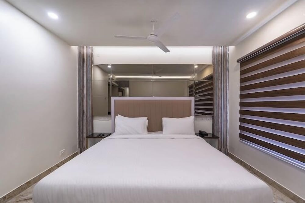 coastal grand navallur