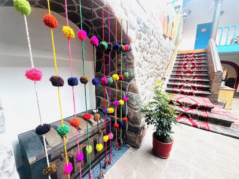 rojas plaza boutique