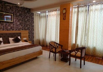 Hotel Glass Inn,,3 star