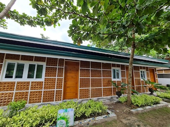 tambayan rooms and cottages by sms hospitality
