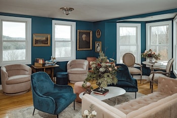 Kenoza Hall,5762 New York 52,3 star