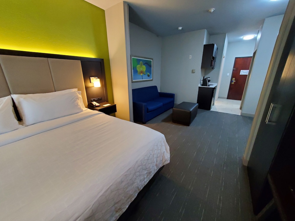 holiday inn express hotel and suites pearland by ihg
