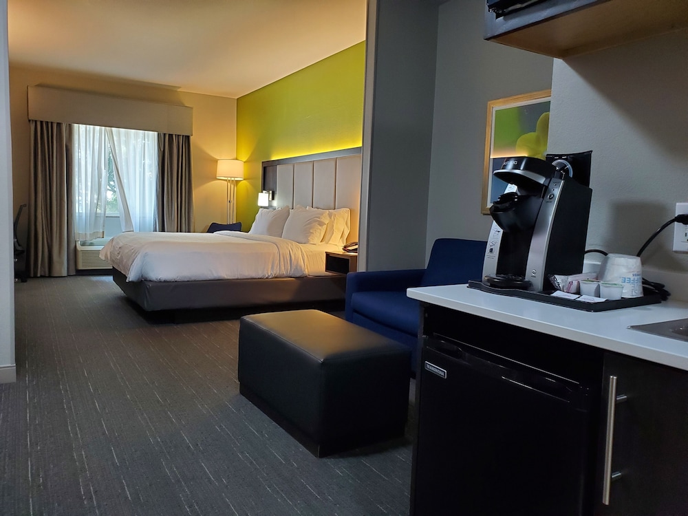 holiday inn express hotel and suites pearland by ihg
