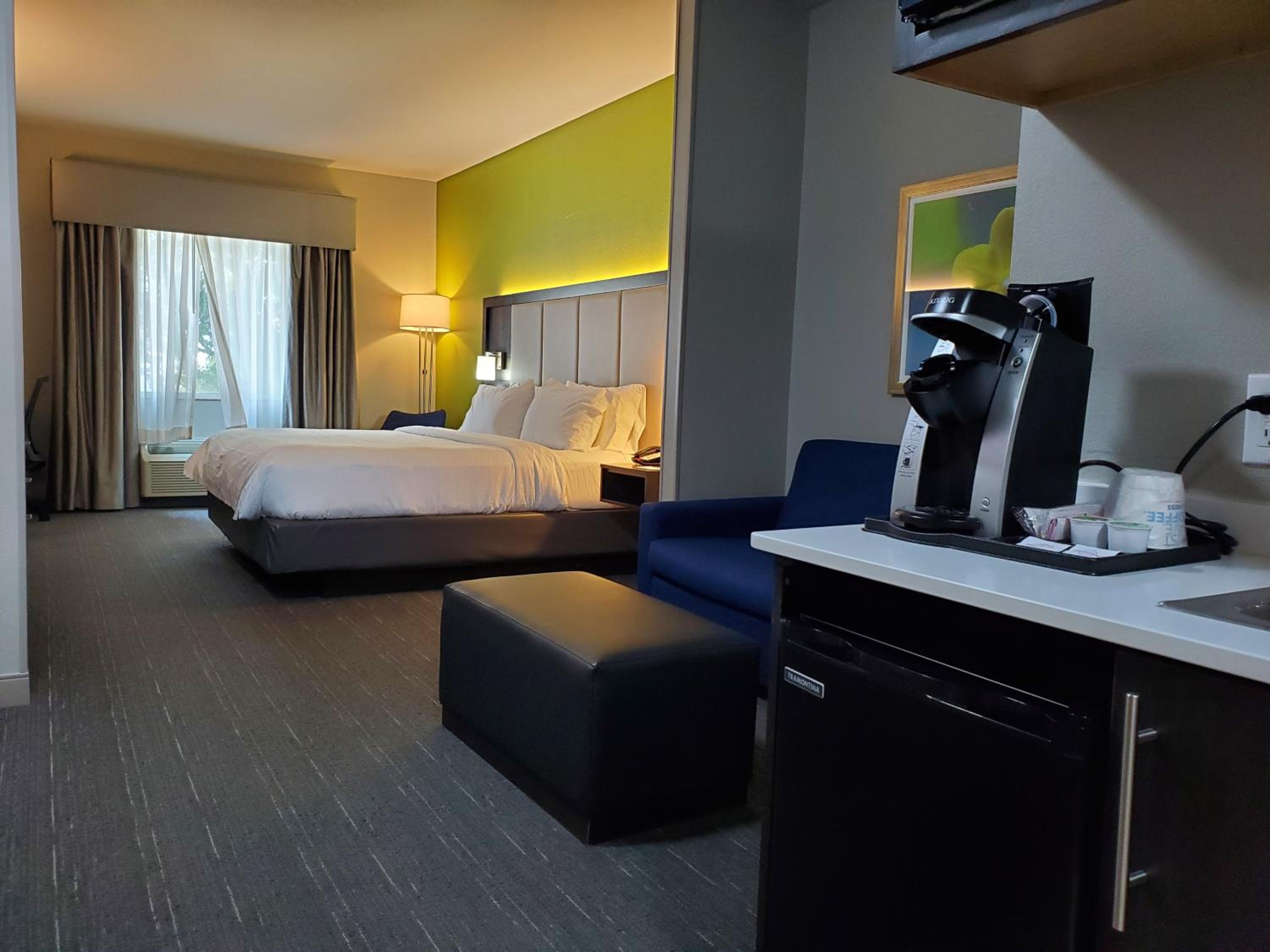 holiday inn express hotel and suites pearland by ihg