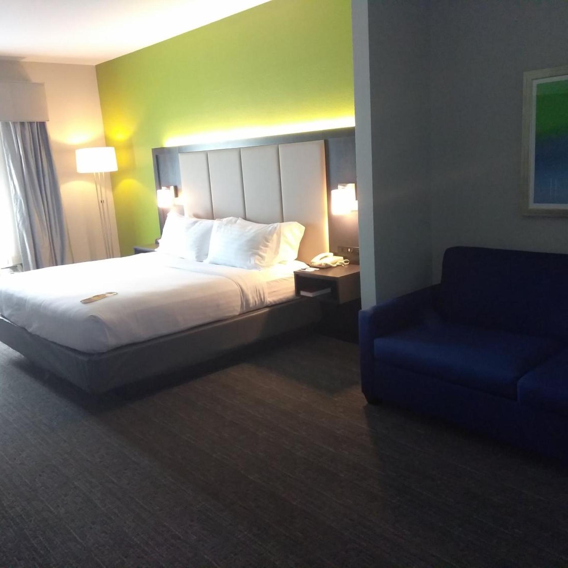 holiday inn express hotel and suites pearland by ihg