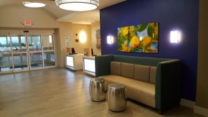 holiday inn express hotel and suites pearland by ihg