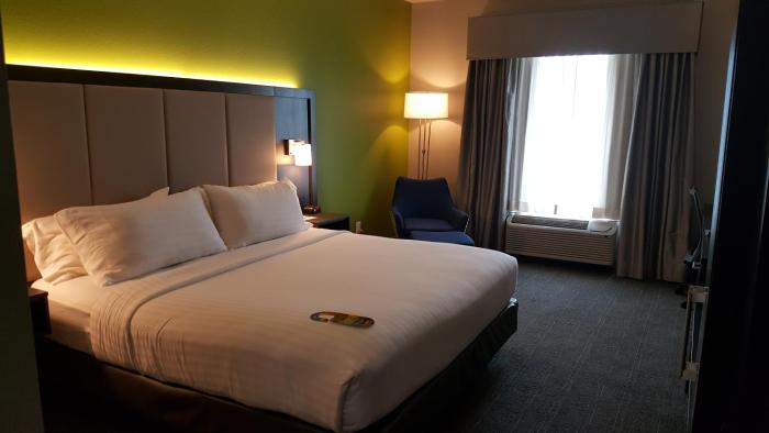 holiday inn express hotel and suites pearland by ihg