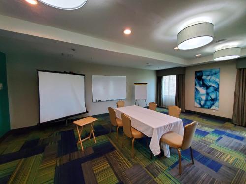 holiday inn express hotel and suites pearland by ihg