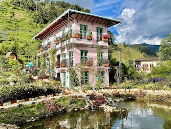 hotel lago valdivia