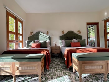 hotel lago valdivia