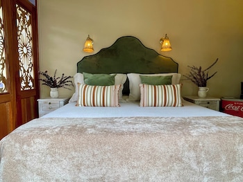 hotel lago valdivia