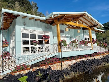 hotel lago valdivia