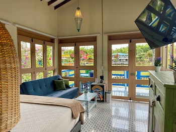 hotel lago valdivia