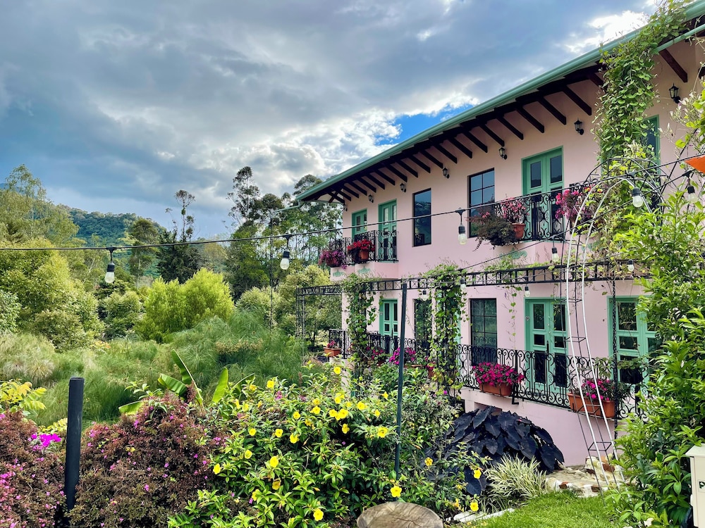 hotel lago valdivia
