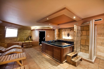 hotel makar sport and wellness