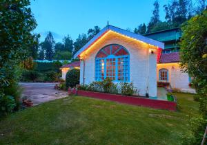 La Address Retreat,,2 star