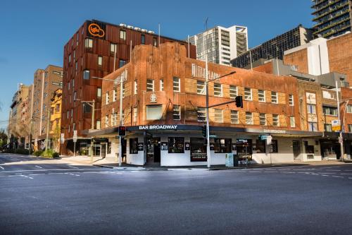 bar broadway