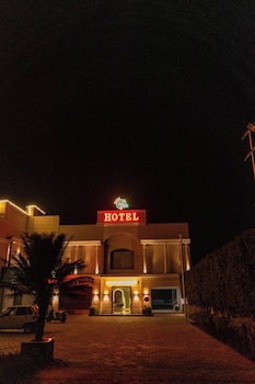hotel 7pm