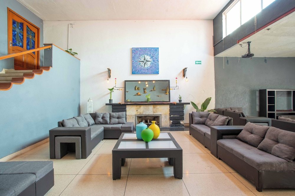 la paz and love hostel