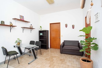 la paz and love hostel