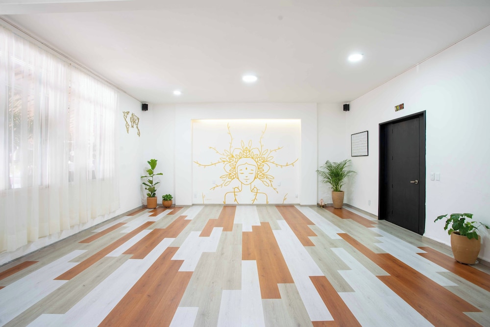 la paz and love hostel