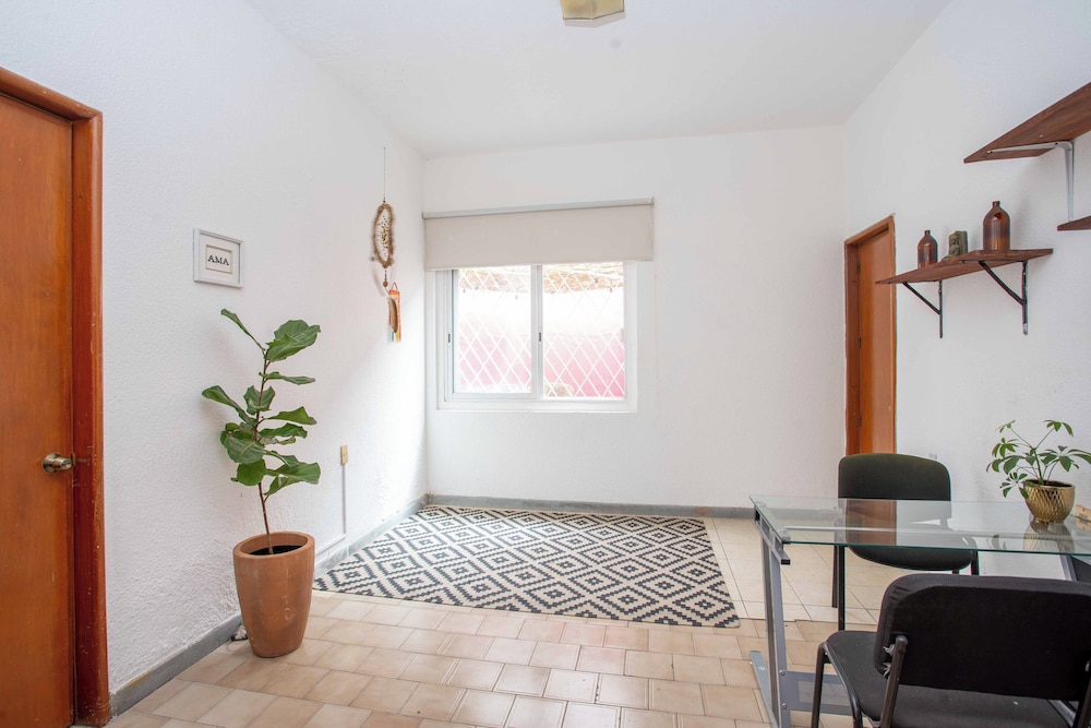 la paz and love hostel