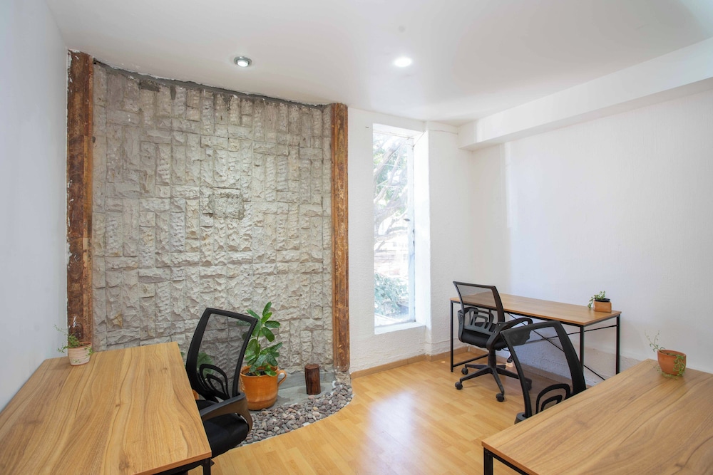 la paz and love hostel