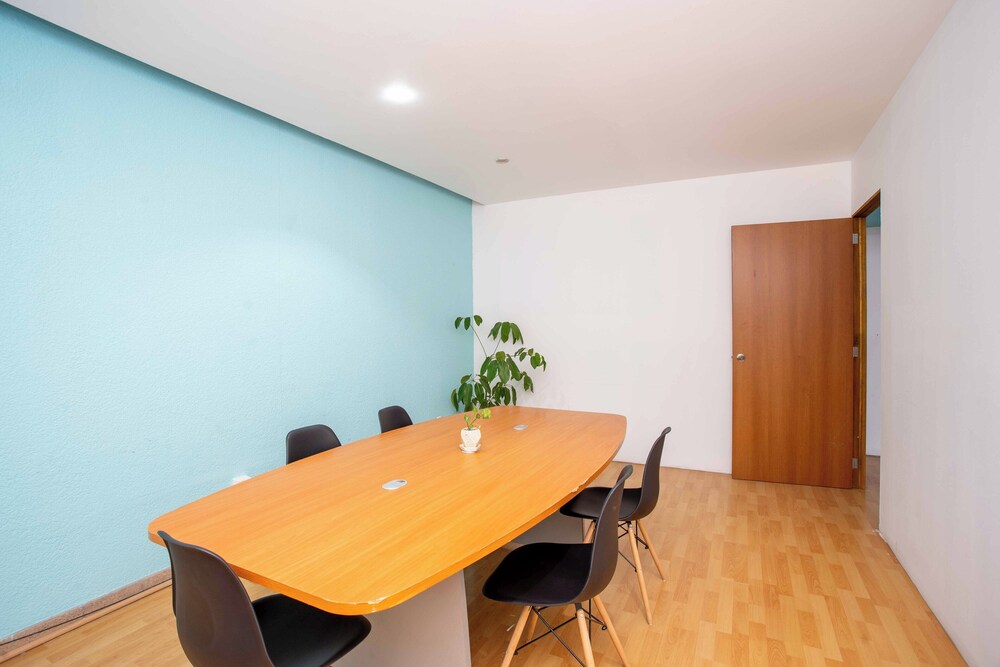 la paz and love hostel