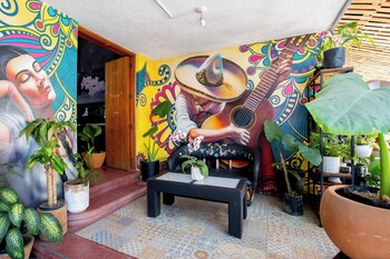 la paz and love hostel