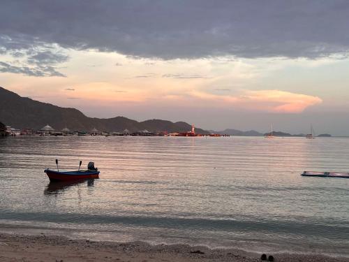 padel lodge koh chang