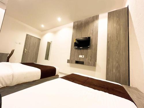 hotel grand executive