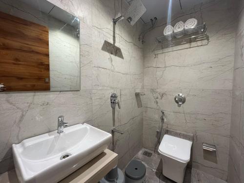 hotel grand executive