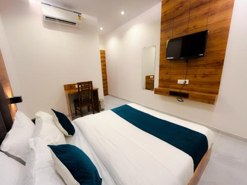 hotel grand executive