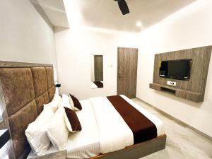 hotel grand executive