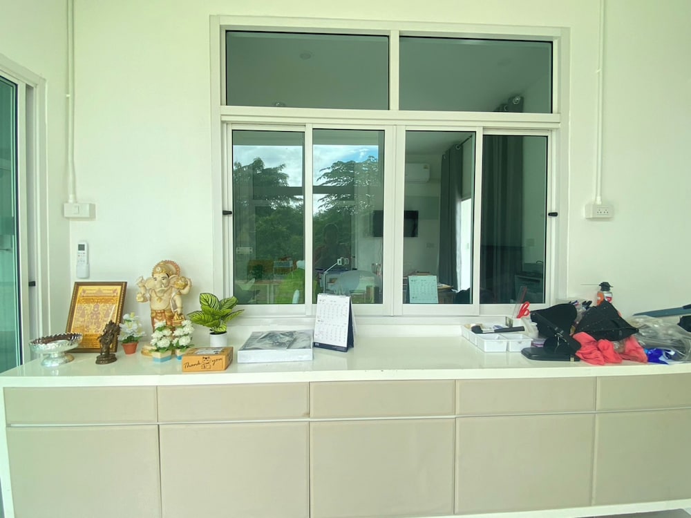 dino homestay